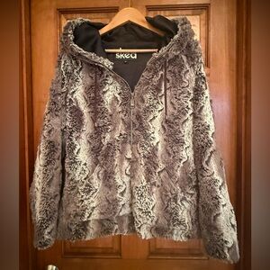 Skea Faux Fur Jacket with Hood Medium
